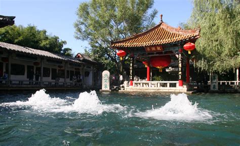  ¡El Templo de Baotu Spring, un oasis sereno en medio del bullicio de Jinan!