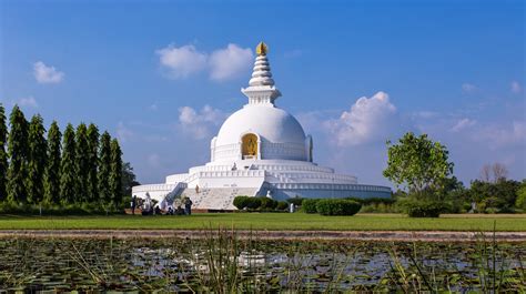 ¡El Templo de las Ocho Pagodas: Un Refugio de Paz en el Corazón de Zhaotong!