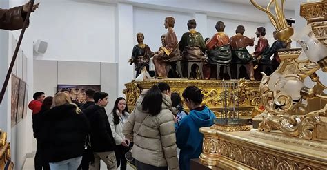 El Museo de la Semana Santa: Una ventana al pasado religioso y cultural de Burgos!