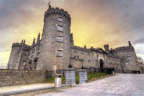 ¡El Castillo de Kilkenny: Un viaje en el tiempo a la nobleza irlandesa!